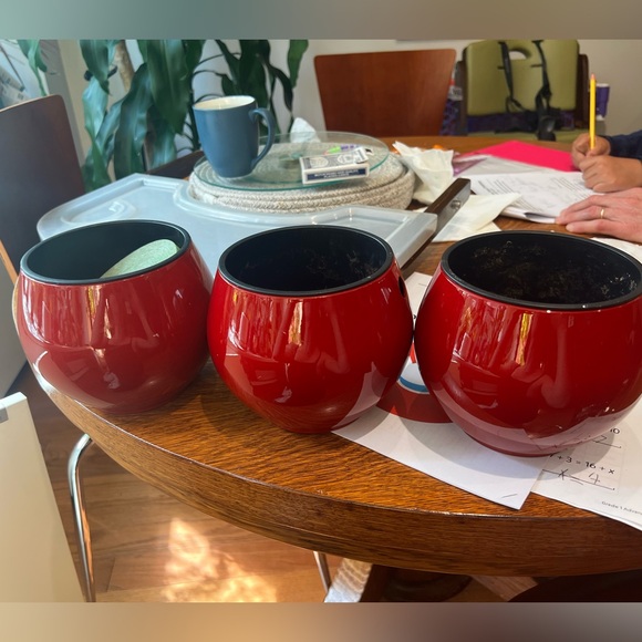 Sold - Picture 3 of 6